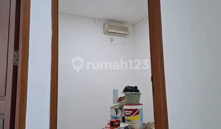 Di sewakanRumah siap huni 2 Lantai ada kamar dan WC setiap Lantai 2