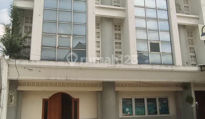 3-Storey Ready-to-Use Shop House in Kopo, Bandung 3-Storey Ready-to-Use Shop House in Kopo, Bandung