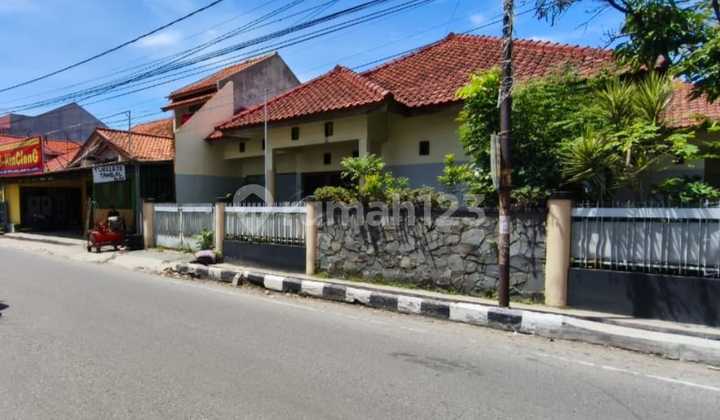 Main Road House In Margahayu Bandung 2