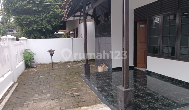 Rumah Cantik Dan Lega Siap Huni Dalam Perumahan  1
