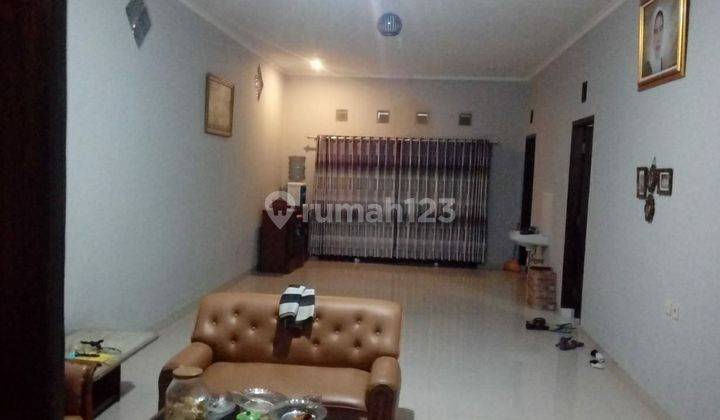 Rumah Dengan Halaman Luas di Cimahi Tengah 2