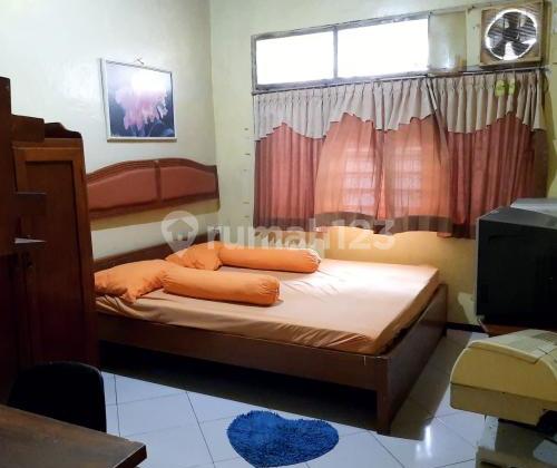 Ready-to-Occupy House, Two-Car Street, Flood-Free, 100m to National Road 2