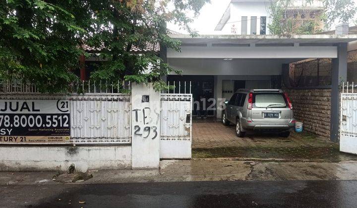 Rumah Bagus 2 lantai Terawat di Jakarta Timur 1