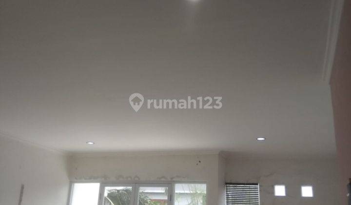 Rumah 2 lantai jalan Besar Komplek Town House di Pancoran