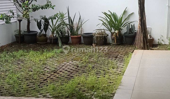 Rumah 2 lantai jalan Besar Komplek Town House di Pancoran