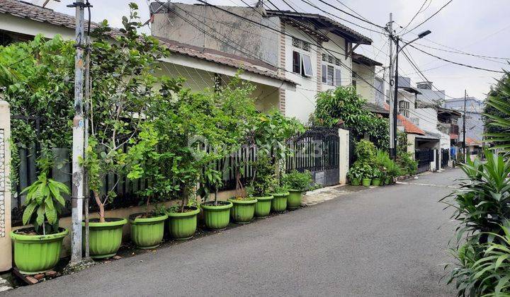 Rumah Siap Huni dua Lantai Dekat Jalan prof.dr..Soepomo 2