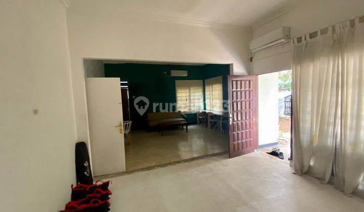 Rumah Lama Terawat hitung Tanah Lokasi Tenang. 7