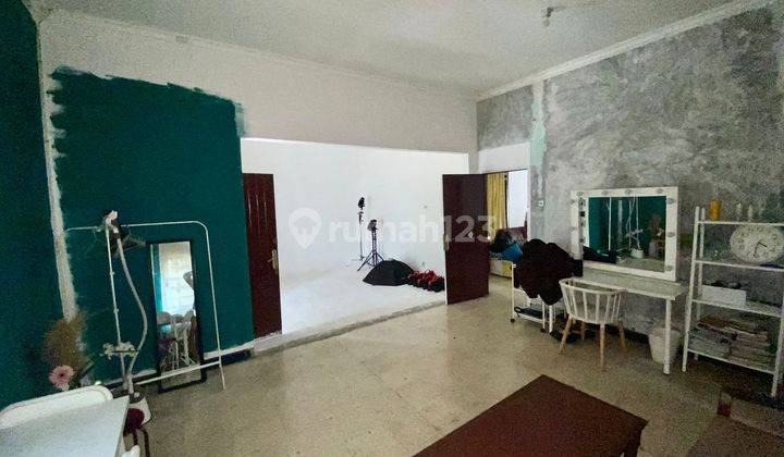 Rumah Lama Terawat hitung Tanah Lokasi Tenang. 8