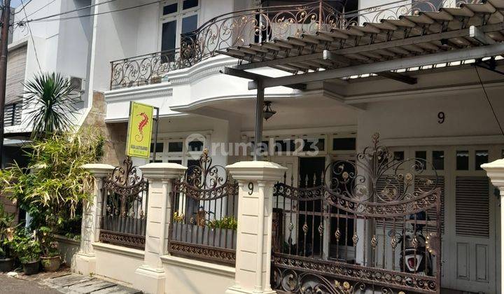 Rumah Siap Huni di Jalan Besar Terawat Lokasi sangat Bagus  1