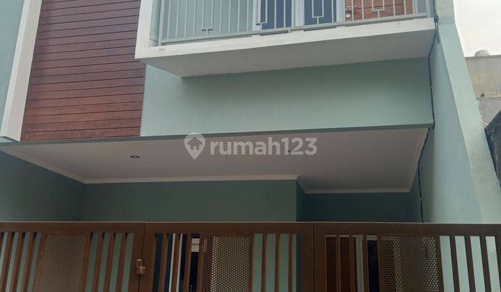 Rumah Baru Siap Huni Minimalis Modern di Tebet Timur.. 1