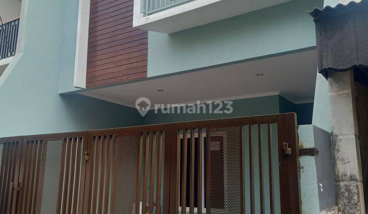 Rumah Baru Siap Huni Minimalis Modern di Tebet Timur.. 2