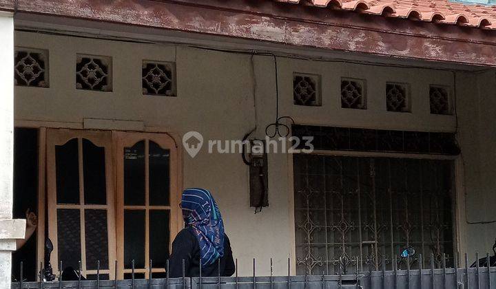 Rumah lama perlu Renovasi akses lokasi Bagus dekat Mall besar. 1