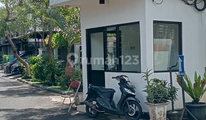 Rumah Asri Dalam Komplek Dua Lantai Harga Murah Dijual Via Lelang 2