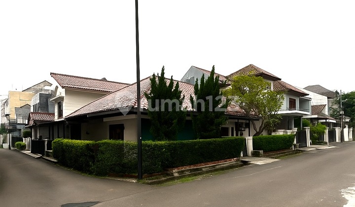 Rumah Dua Lantai Exlusif Jalan Besar Security 24 Jam 1