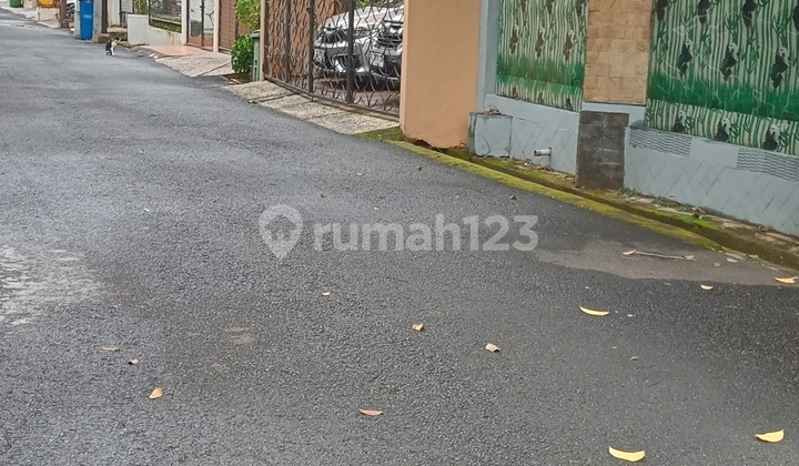 Rumah Lama Layak Huni di Jual Via Lelang di Komplek. 2