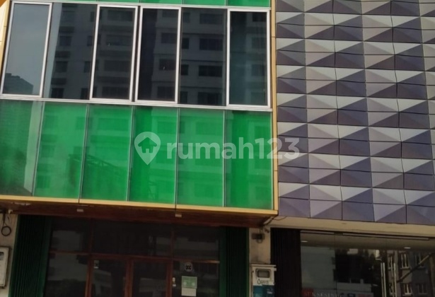 Rukan Siap Huni Empat Lantai Di Jual Via Lelang