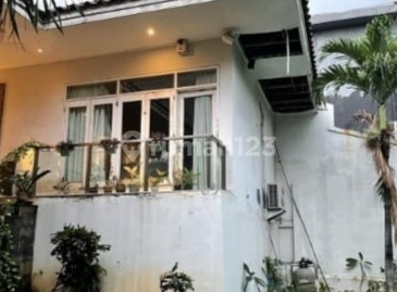 Spacious Ready-to-Occupy House for Sale via Auction on October 6th 2