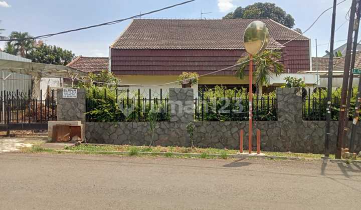 Rumah Perlu Renovasi Di Komplek Tenang Cocok Untuk Tempat Tinggal 2