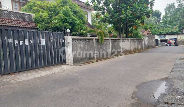 Rumah Dua Lantai Harga Murah Dijual Via Lelang  2