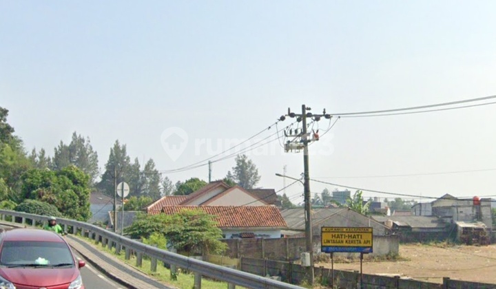 Land Suitable for Buildings. Funeral Home near Train Station. Land Suitable for Buildings. Funeral Home near Train Station.