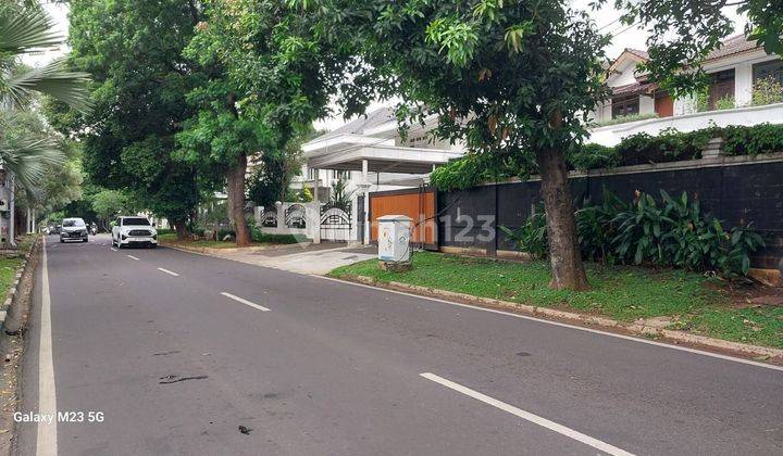 Rumah Siap Huni Dua Lantai Bagus Jln. Besar Taman Depan  Belakang 2