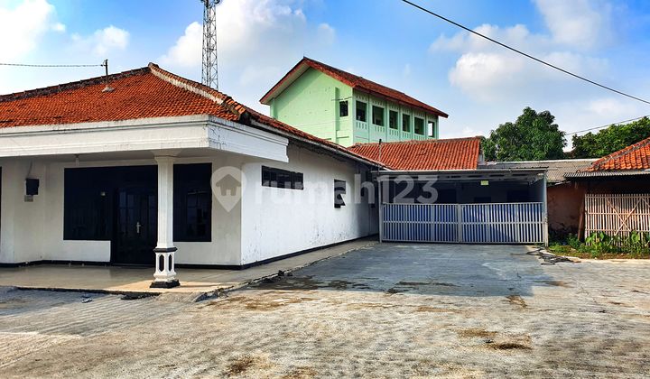 Rumah Lama Masih Dihuni Besar Di Jalan Raya Pasar Babelan 