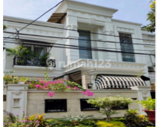 Rumah Dua Lantai Dijual Via Lelang Komplek Elite Besar.