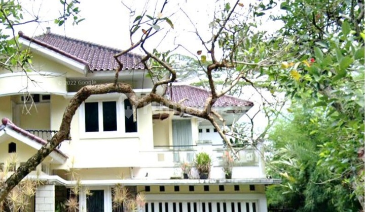 A Spacious and Serene House for Sale by Auction on Main Road