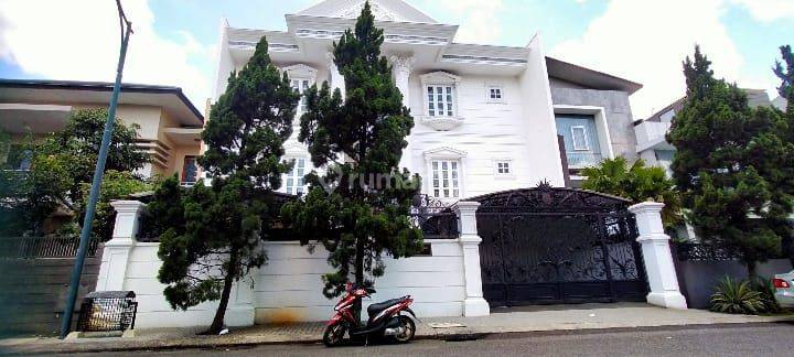 RUMAH MEWAH DI SINGGASANA PRADANA BANDUNG 1