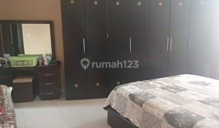 Rumah 2 Lantai Bagus Furnished SHM di Sayap Riau, Bandung 2