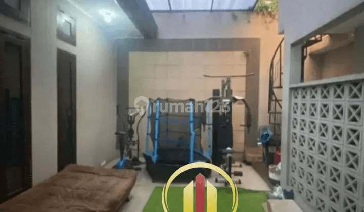 Rumah 2 Lantai Bagus Unfurnished SHM di Turangga, Bandung 2