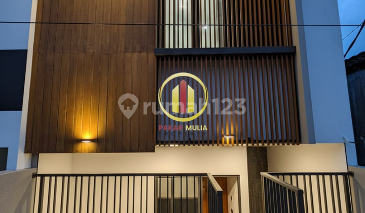 Rumah Baru Siap Huni di Sekelimus Dekat Pusat Bisnis Bandung Rumah Baru Siap Huni di Sekelimus Dekat Pusat Bisnis Bandung