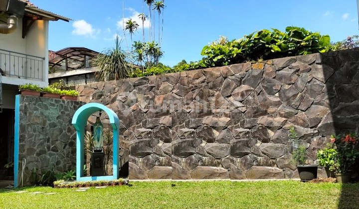 RARE WELL-MAINTAINED HOUSE RIAU BANDUNG WING BEST LOCATION 2