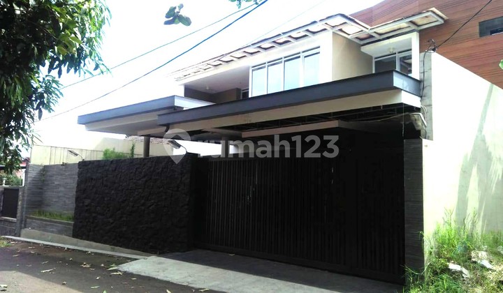 RUMAH LUX SEMI FURNISHED DI CIPAKU INDAH SETIABUDI BANDUNG RUMAH LUX SEMI FURNISHED DI CIPAKU INDAH SETIABUDI BANDUNG