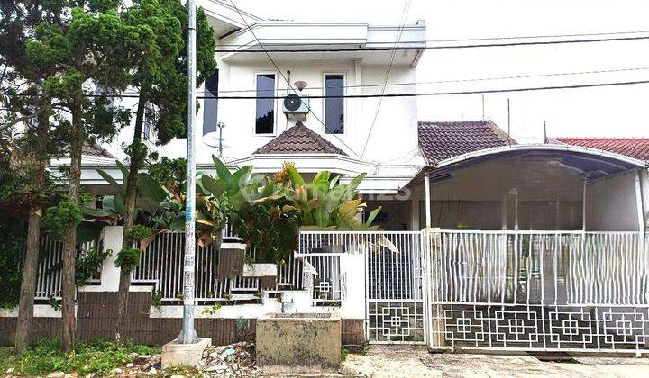 Rumah 2 Lantai Bagus Furnished SHM di Margahayu Raya, Bandung 1