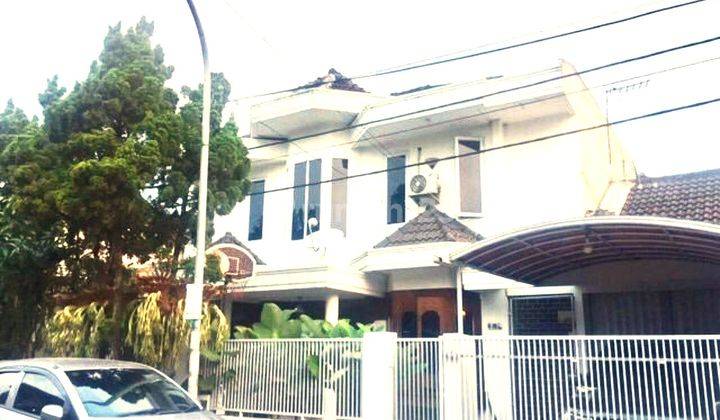 Rumah 2 Lantai Bagus Furnished SHM di Margahayu Raya, Bandung 2