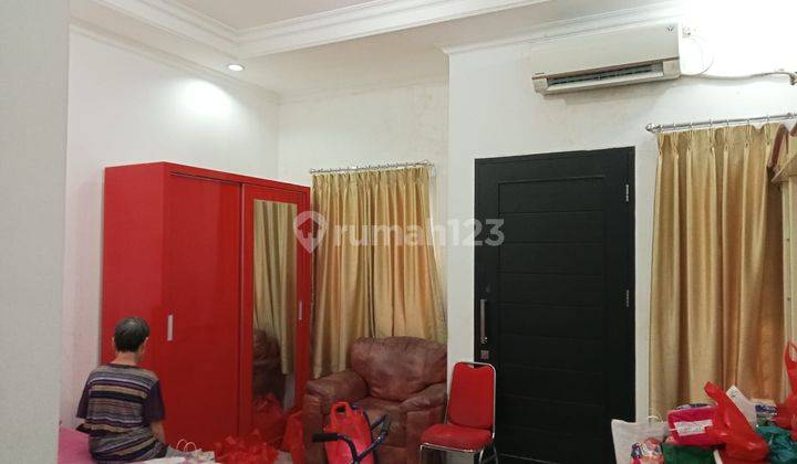 Rumah 3.5 lantai furnished di Mandala Barat, Tomang, Grogol 1