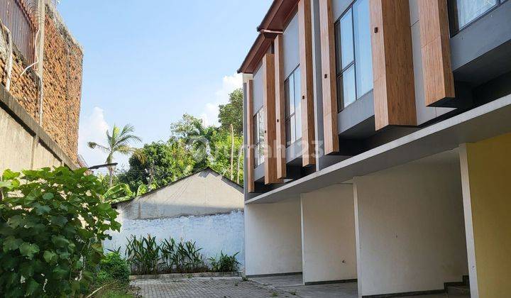 Dijual cepat Rumah baru 2 lantai di Sunrise Garden, Kedoya 2