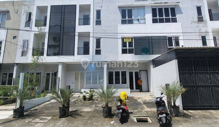 Dijual cepat Ruko 3 lantai strategis di Cengkareng, Jakarta Barat 1