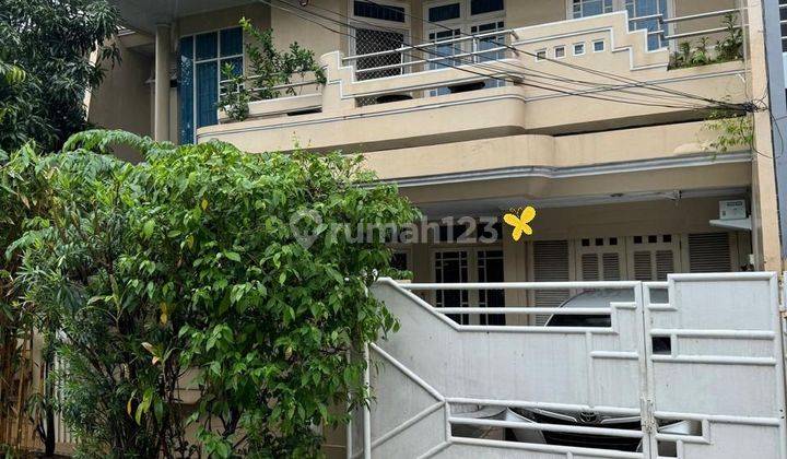 Dijual Cepat Rumah Luas 2 Lantai Hoek Di Green Garden, Kedoya 1