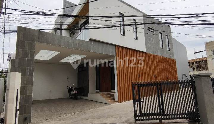 Rumah baru 2 lantai di Sunrise Garden, Kedoya Rumah baru 2 lantai di Sunrise Garden, Kedoya