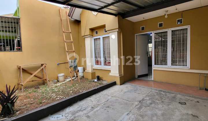 Rumah 1 Lantai di Cluster Cempaka, Taman Royal 2