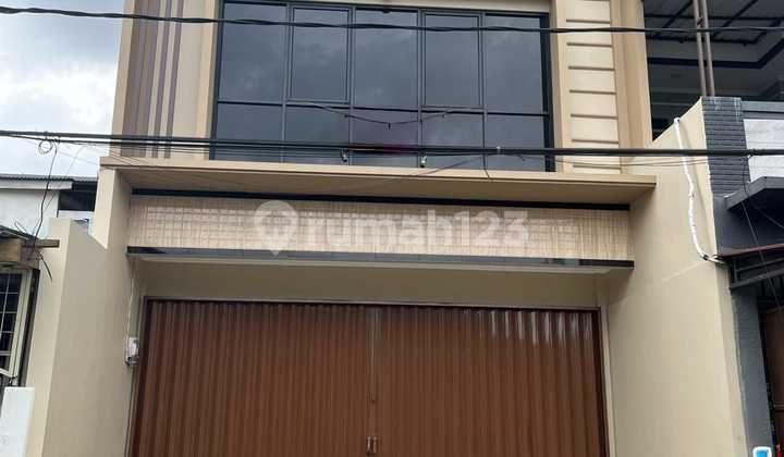 New 2.5-Story Shop House, Strategic and Busy Location in Poris Indah, Tangerang 2