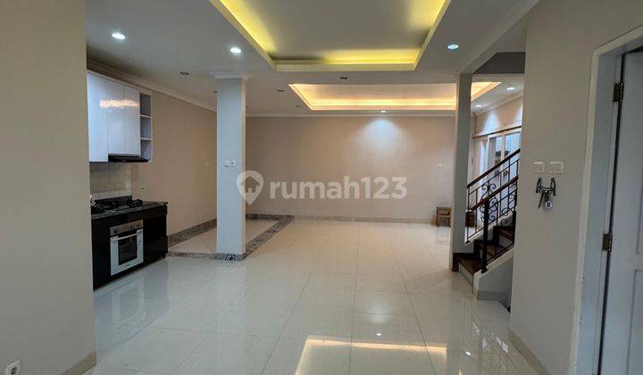 Disewakan Cepat Rumah 2 Lantai De Latinos, Serpong, Bsd 2