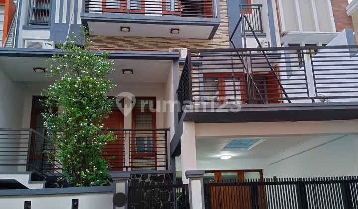For Rent Fast Luxurious 4-Story House Fully Furnished in Palmerah, Slipi
