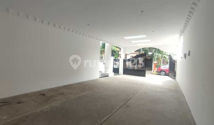 Dijual Rumah dengan Carport muat 5 Mobil di Puspita Loka BSD City Dijual Rumah dengan Carport muat 5 Mobil di Puspita Loka BSD City