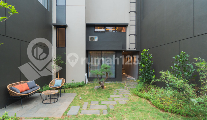 Rumah Mewah Bagus di Gading Serpong Semi Furnished Smart Home Rumah Mewah Bagus di Gading Serpong Semi Furnished Smart Home