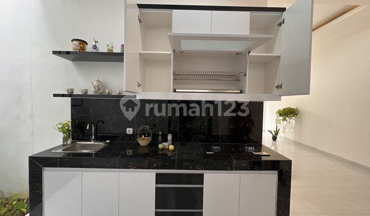 Rumah Bagus Semi Furnished SHM di BSD Griya Loka, Tangerang Rumah Bagus Semi Furnished SHM di BSD Griya Loka, Tangerang