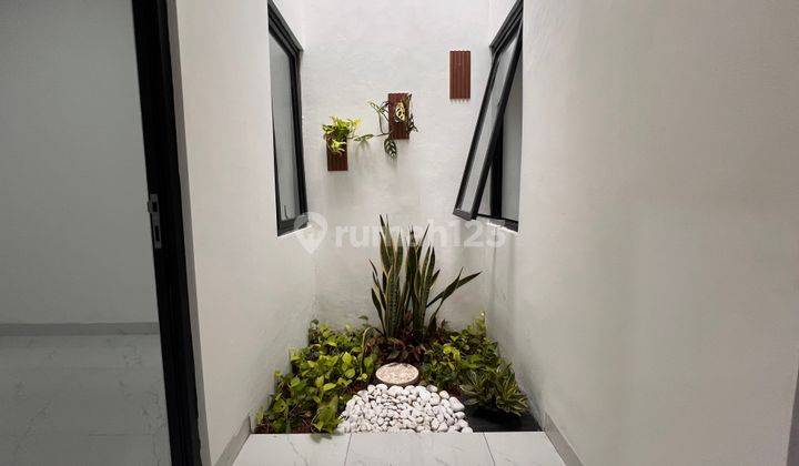 Rumah Bagus Semi Furnished SHM di BSD Griya Loka, Tangerang 2