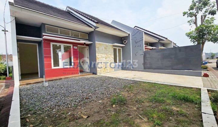 Rumah Minimalis Halaman Luas Di Royal Manisa  1